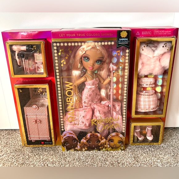 Rainbow High Sabrina St Cloud - Picture 10 of 11